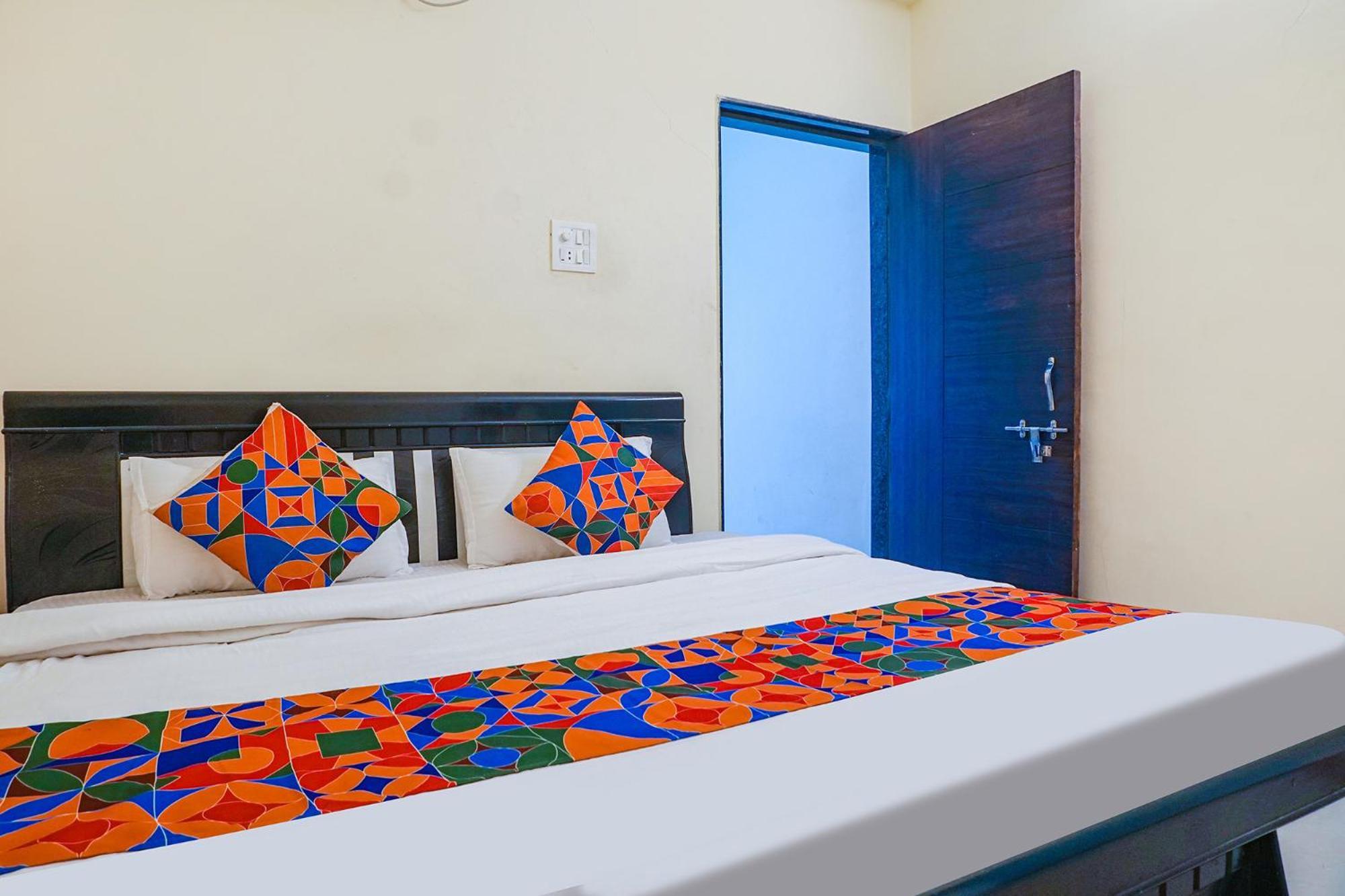 Fabexpress Vaishnav Inn Talegaon Dabhade Exterior foto